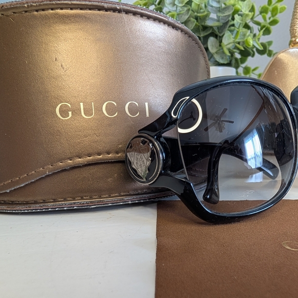 Gucci Black Sunglasses w/ Vintage Knight Logo in Silver- EUC!